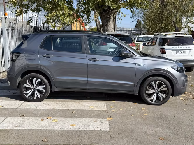 VOLKSWAGEN T-CROSS 2024