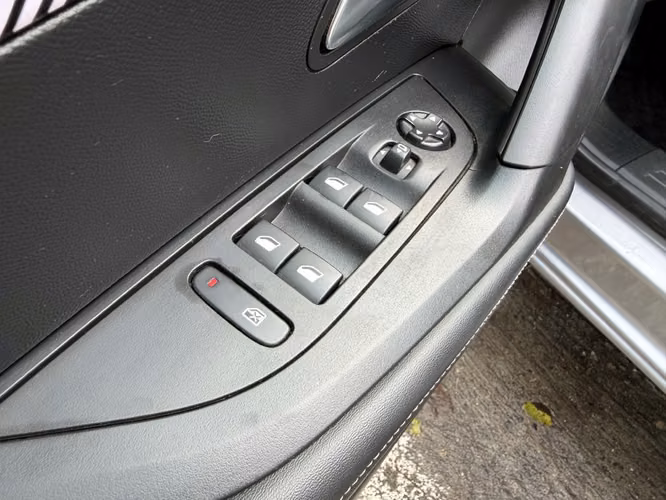 PEUGEOT 2008 2025