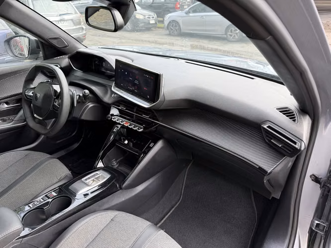 PEUGEOT 2008 2025