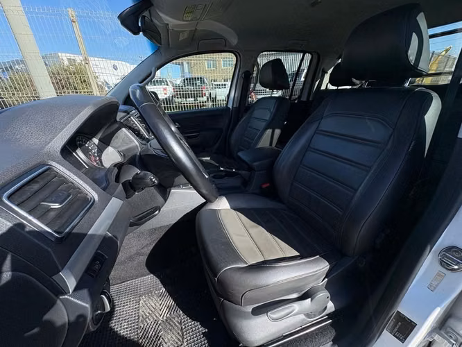 VOLKSWAGEN AMAROK 2023