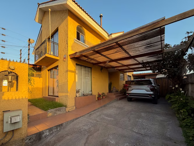CASA EN VENTA EN AVENIDA LOS PERALES, LA SERENA.