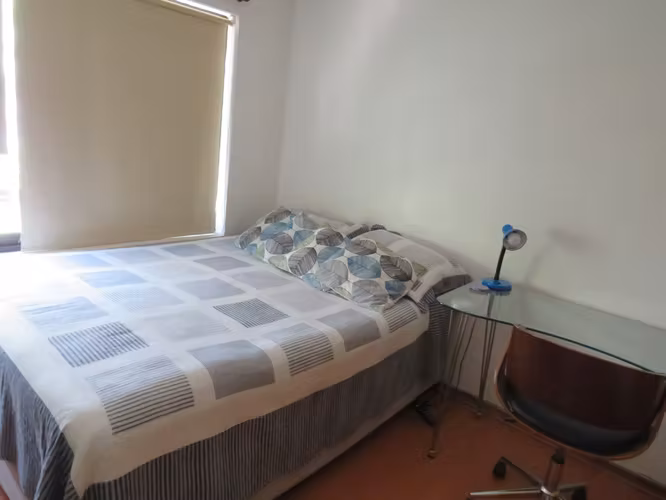 Arriendo habitación amoblada Estudiantes o profesionales jóvenes-Baño privado.
