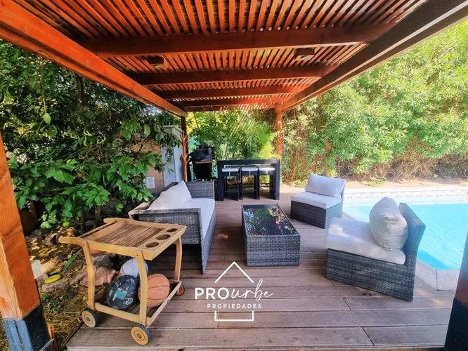 Casa en venta de 4 dorm. en Colina