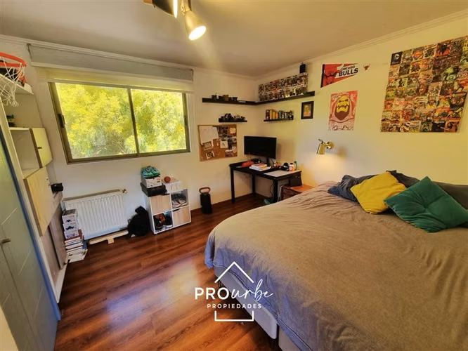 Casa en venta de 4 dorm. en Colina