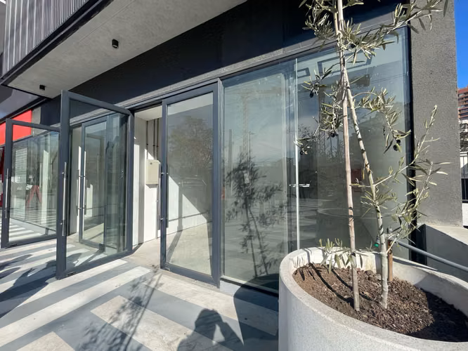 Local comercial con gasto común incluído (173747)