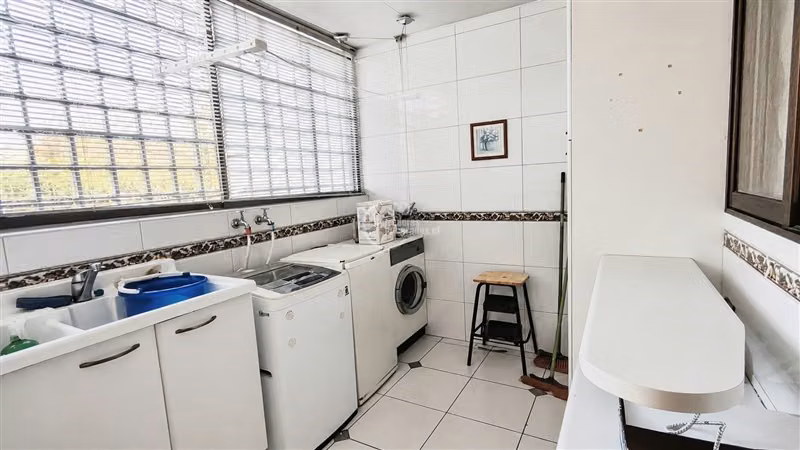 Departamento en venta de 5 dorm. en Vitacura