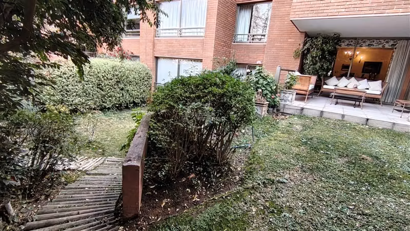 Departamento en venta de 5 dorm. en Vitacura