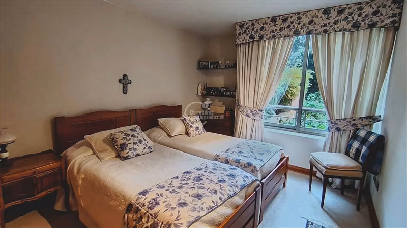 Departamento en venta de 5 dorm. en Vitacura