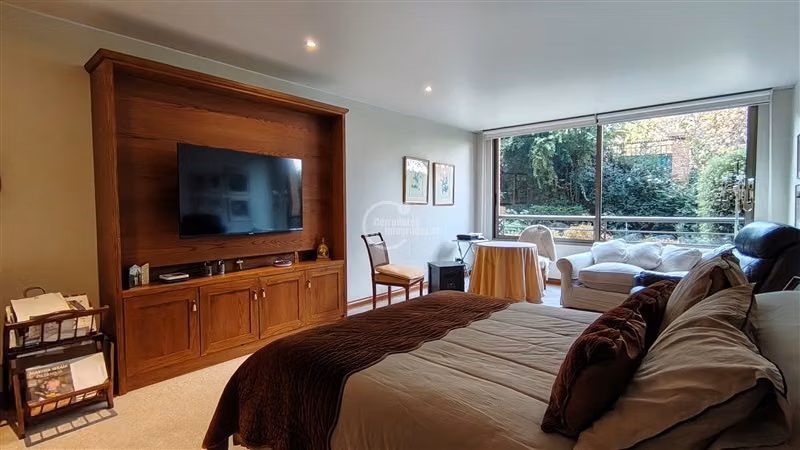 Departamento en venta de 5 dorm. en Vitacura
