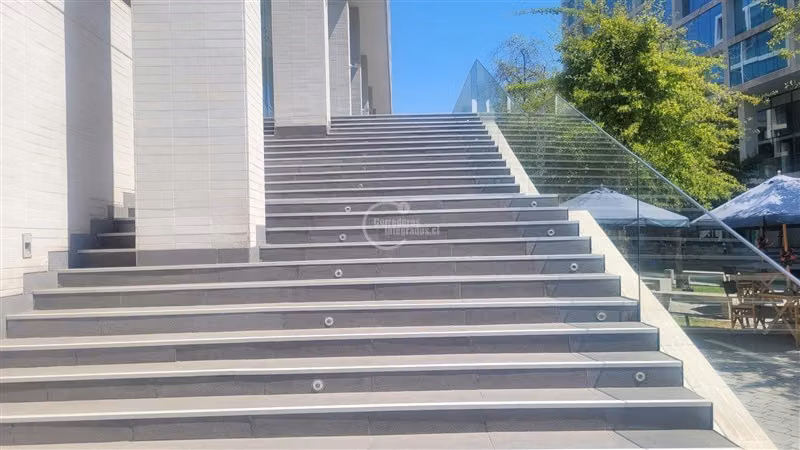 Oficina en arriendo en Lo Barnechea - Imagen 2