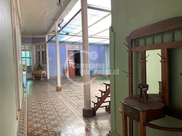 Casa en venta de 7 dorm. en Santiago