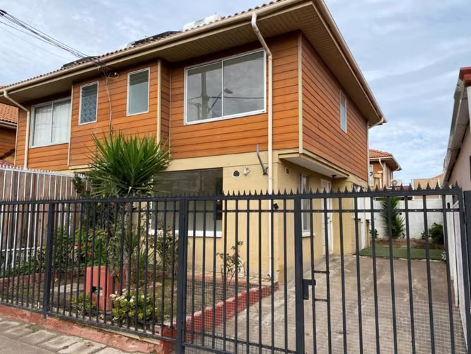 CASA San Carlos Con Cardenal Fresno