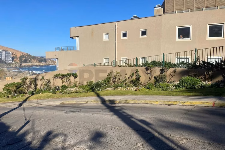 "vive el lujo de estar frente al mar en concón"