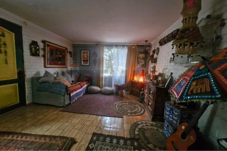 Casa ideal en santiago: espaciosa , regularizada.