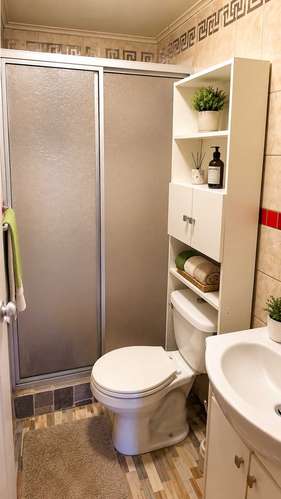 SE VENDE AMPLIA CASA EN CORONEL  (173785)