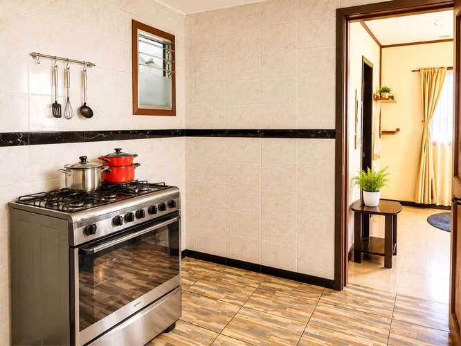 SE VENDE AMPLIADA CASA EN CORONEL (173785)