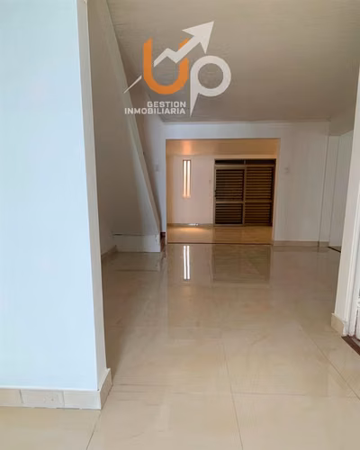 OFICINA Av. Los Cóndores 3765