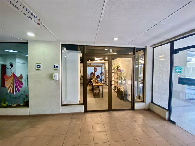 LOCAL COMERCIAL Tabancura / Edificio Médico