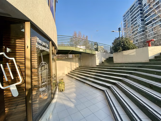 LOCAL COMERCIAL Tabancura / Edificio Médico
