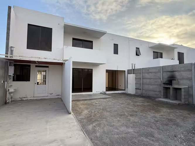 VILLA FRONTERA/3 DORMITORIOS