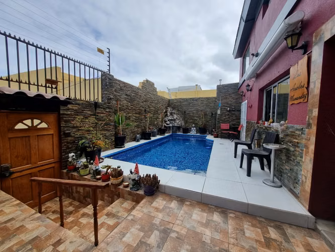 Se vende casa 5 Dormitorios en Parque Inglés s Valor 14.000UF