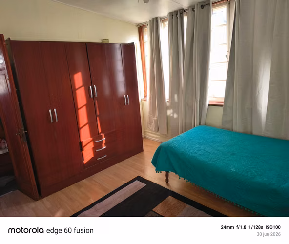 arriendo amplia pieza amueblada en ñuñoa - Imagen 2