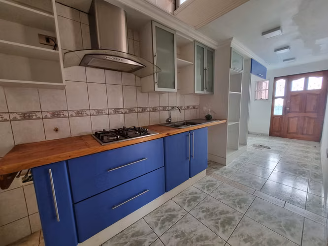 Se Vende Casa Parque Inglés 4 Dormitorios 4 baños Valor 12.000UF