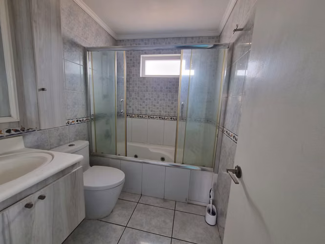 Se Vende Casa Parque Inglés 4 Dormitorios 4 baños Valor 12.000UF
