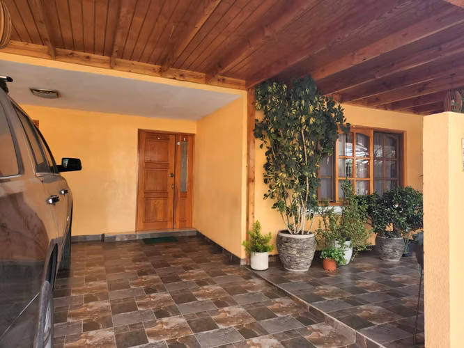 Vendo Casa 5 Dormitorios Sector Norte en condominio Valor 9.100UF