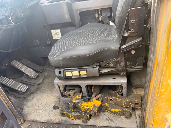 CAMION DE EXTRACCION OPERATIVO MARCA EPIROC MODELO MT65 AÑO 2018
