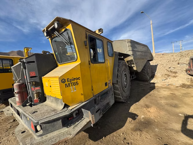 CAMION DE EXTRACCION OPERARTIVO MARCA EPIROC MODELO MT65 AÑO 2018