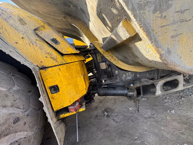 CAMION DE EXTRACCION OPERARTIVO MARCA EPIROC MODELO MT65 AÑO 2018