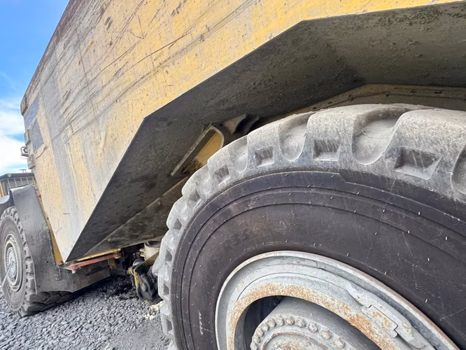 CAMION DE EXTRACCION OPERATIVO MARCA EPIROC MODELO MT620