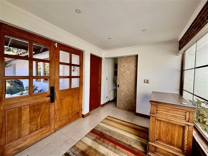 Casa en venta de 4 dorm. en Lo Barnechea