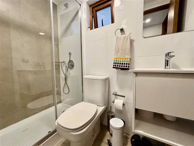 Casa en venta de 4 dorm. en Lo Barnechea