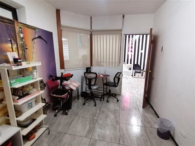 Se Vende Amplia Oficina a Pasos de Metro Plaza Armas - Imagen 12