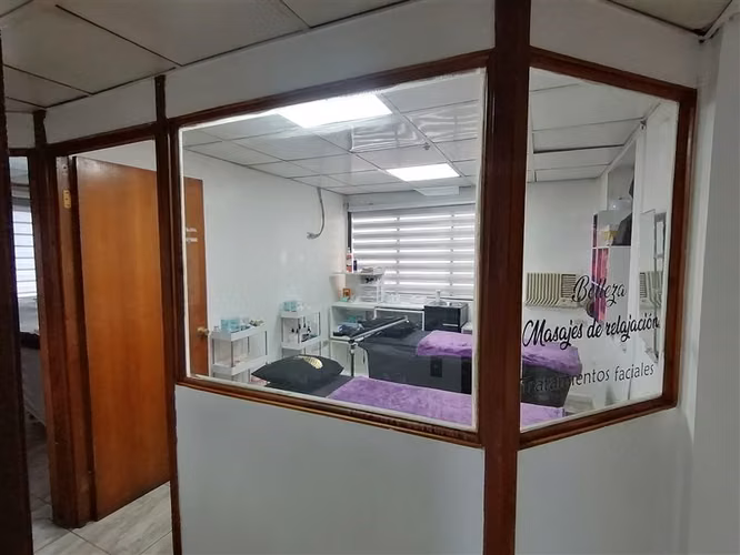Se Vende Amplia Oficina a Pasos de Metro Plaza Armas - Imagen 6