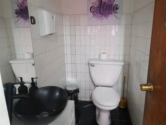 Se Vende Amplia Oficina a Pasos de Metro Plaza Armas - Imagen 18
