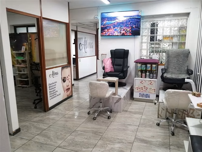 Se Vende Amplia Oficina a Pasos de Metro Plaza Armas - Imagen 3