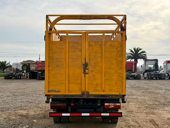 2022 Camión Jac Urban HFC 1042 Doble Cabina con Carrocería Baranda Alta