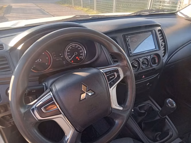 MITSUBISHI L200 2022 - Imagen 6