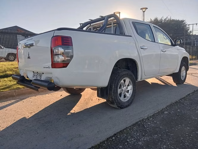 MITSUBISHI L200 2022 - Imagen 3