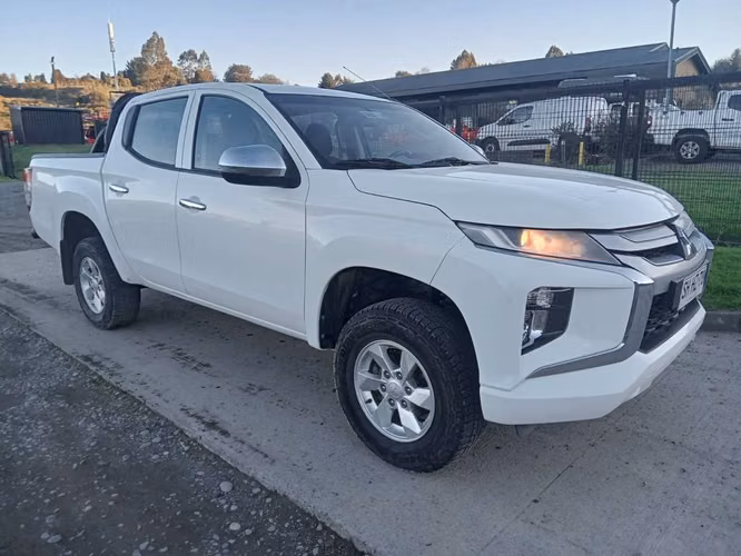 MITSUBISHI L200 2022 - Imagen 2