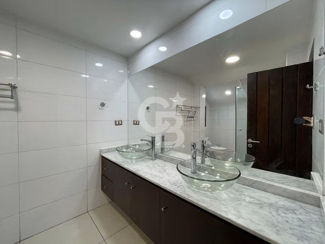 Hermosa Casa en Venta – El Arrayán, Lo Barnechea.CBG