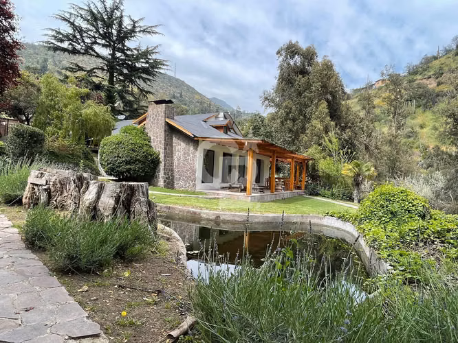 Hermosa Casa en Venta – El Arrayán, Lo Barnechea.CBG