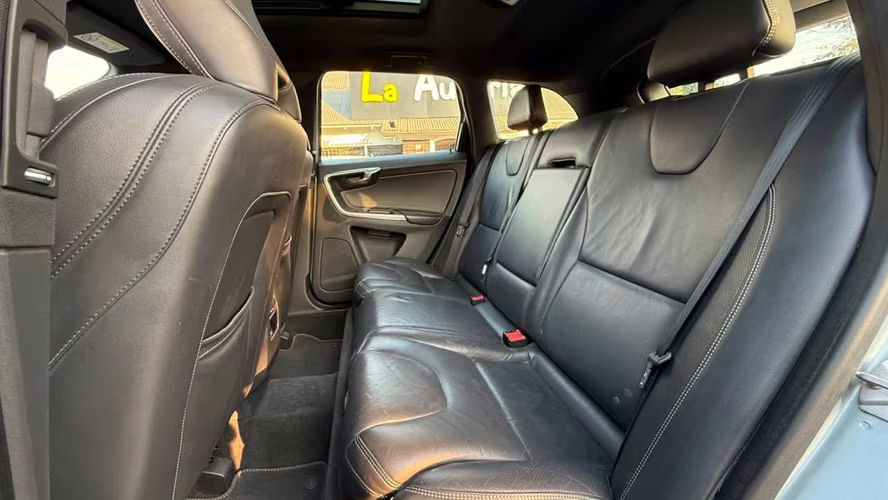 VOLVO XC60 2.5 T5 R-DESIGN AWD AT 5P (2016)