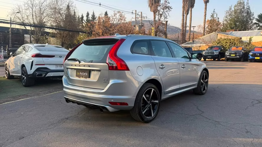 VOLVO XC60 2.5 T5 R-DESIGN AWD AT 5P (2016)