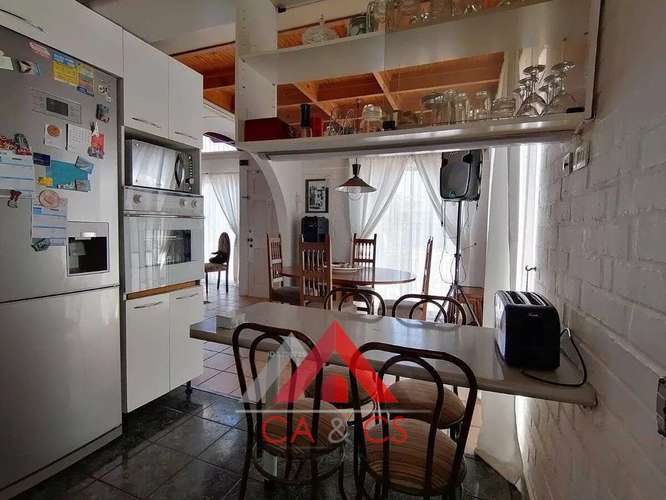 CASA A PASOS DEL CENTRO DE QUILPUE 4 DORMITORIOS 2 BAÑOS - Imagen 7