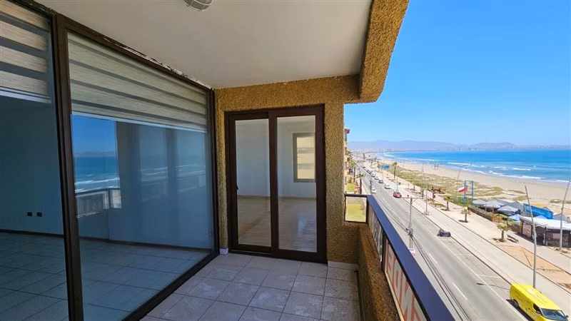 Departamento en venta de 3 dorm. en La Serena Av del Mar