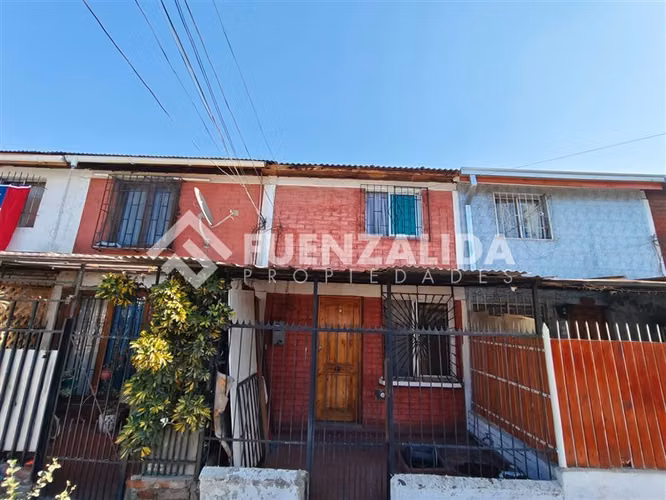 Casa en venta de 2 dorm. en Maipú
